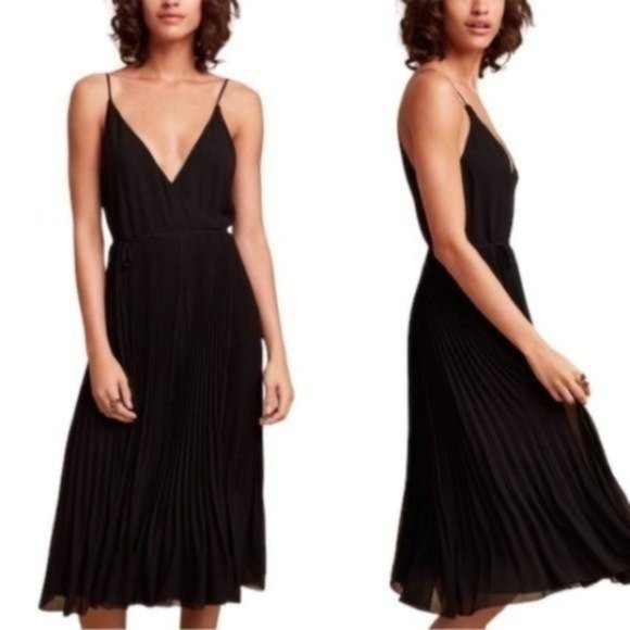 Wilfred Dresses & Skirts - Aritzia Wilfred Beaune Black Pleated Midi Wrap Dress